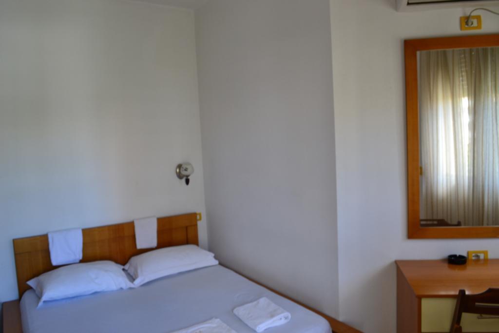 Hotel Alpine Vlore Room photo